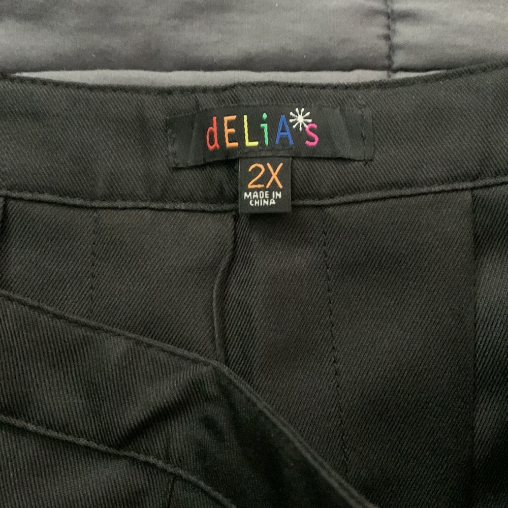 Delia’s Pleated Skirt - Picture 3 of 4